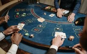 Studio live dealer VIP dengan multiple kamera